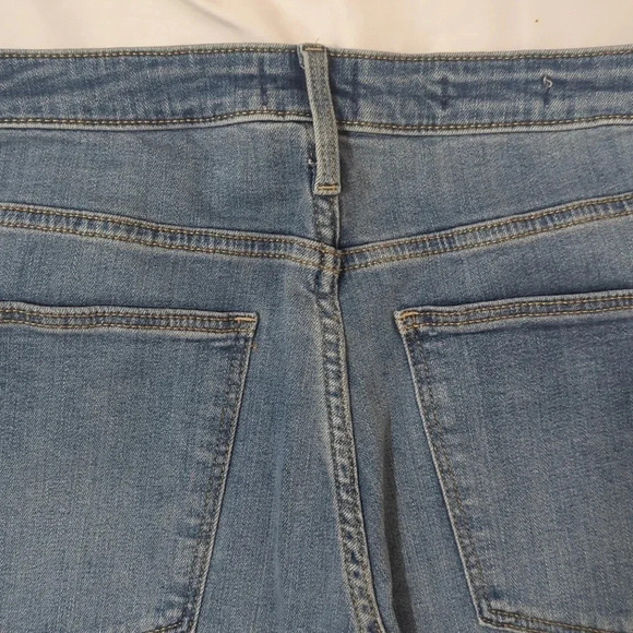 Universal Thread High-Rise Slim Straight Jeans, Color Light Blue Size 16/33S - Picture 9 of 13